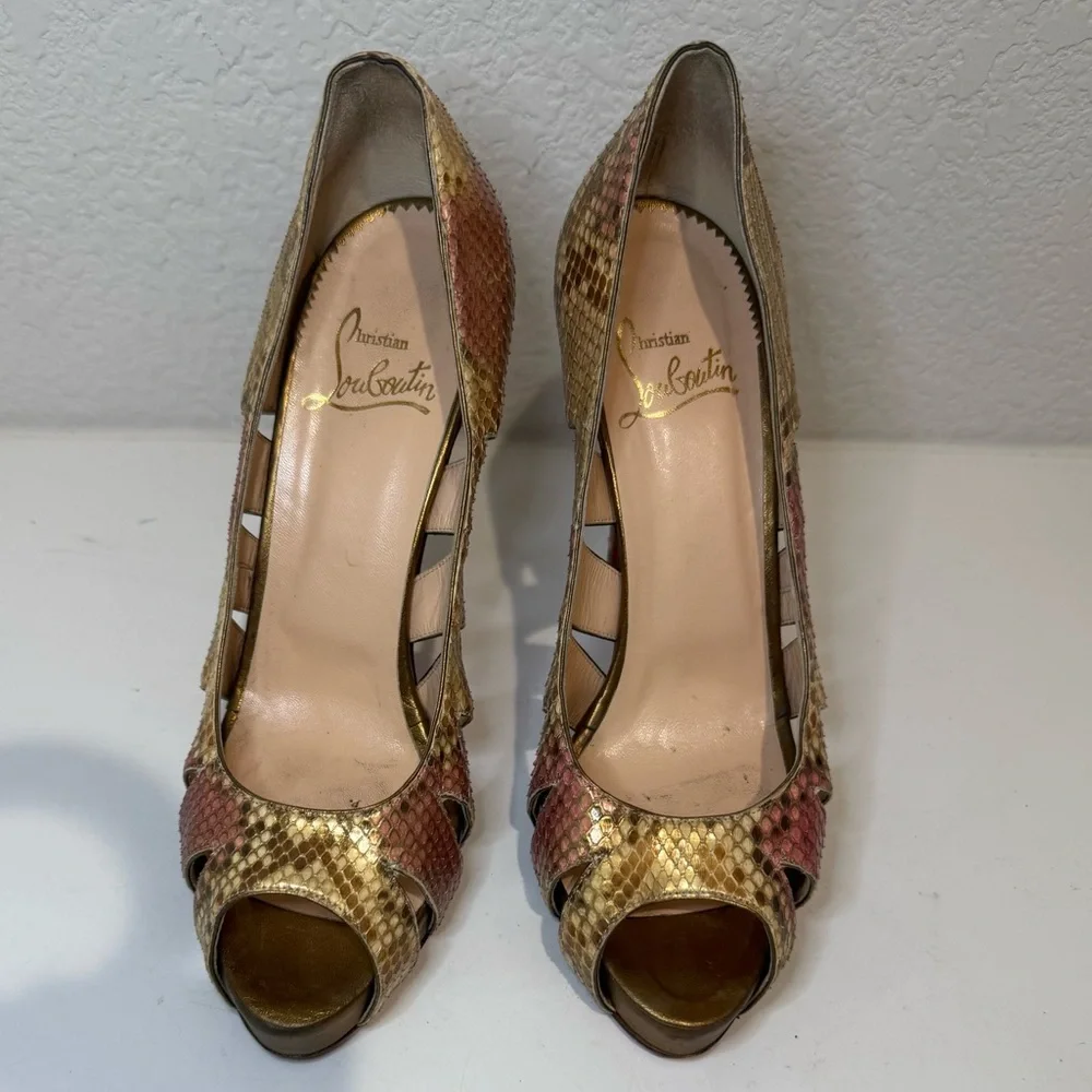 Christian Louboutin Fontanete Pink and Gold Metallic Snakeskin Peep Toe Pumps 39